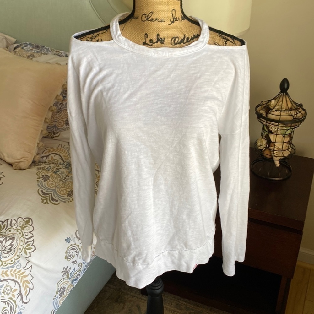 Vimmia cold shoulder white sweater